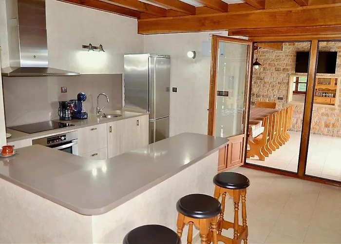 Mom Tinina Bárcena de Carriedo